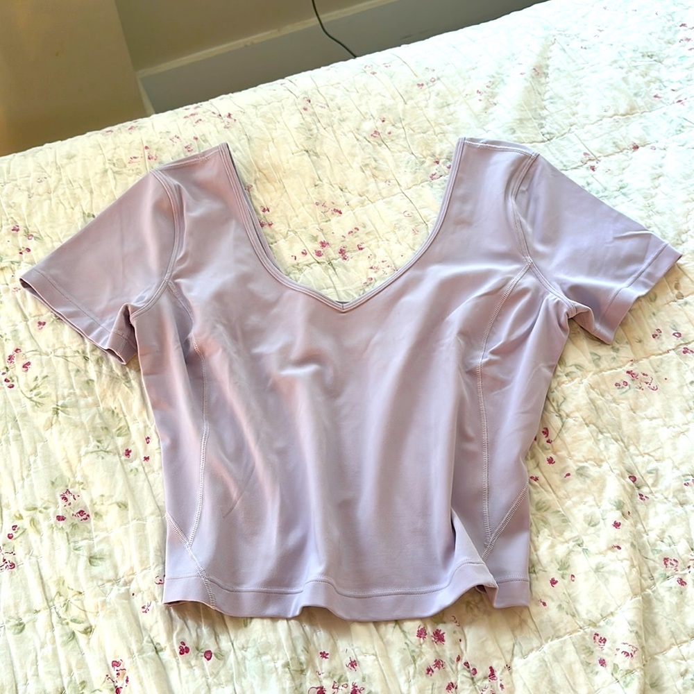 𝗟𝗨𝗟𝗨𝗟𝗘𝗠𝗢𝗡 Align T-shirt! Used twice!